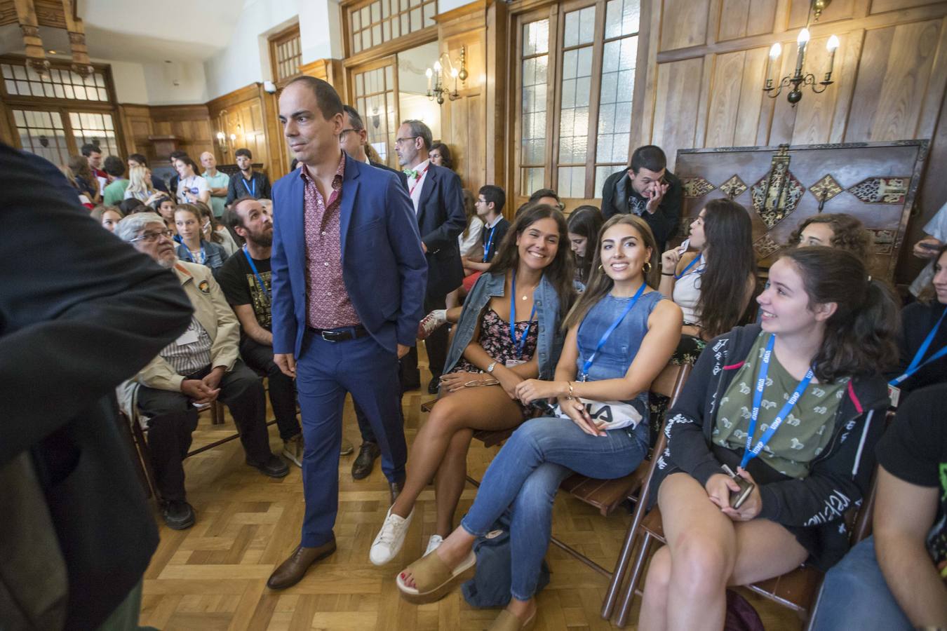 La Universidad Internacional Menéndez Pelayo ha entregado el XII Premio a las artes escénicas' al dramaturgo, quien ha dedicado el galardón recibido a los intérpretes. El acto ha tenido lugar en el Palacio de La Magdalena