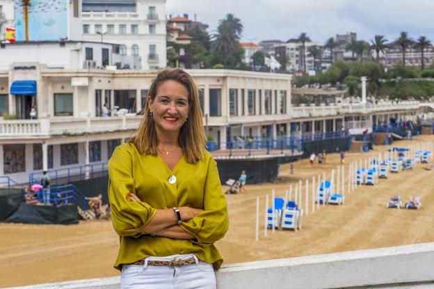 Isabel Moscardó en El Sardinero, su lugar preferido cuando viene a Santander. :: sane