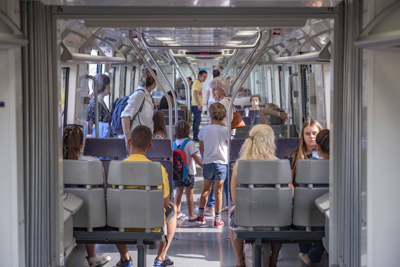 Los usuarios del servicio de Cercanías de Cantabria creen que su funcionamiento es satisfactorio, pero en cambio critican su falta de fiabilidad