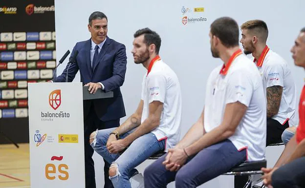 Sánchez se dirige a los jugadores