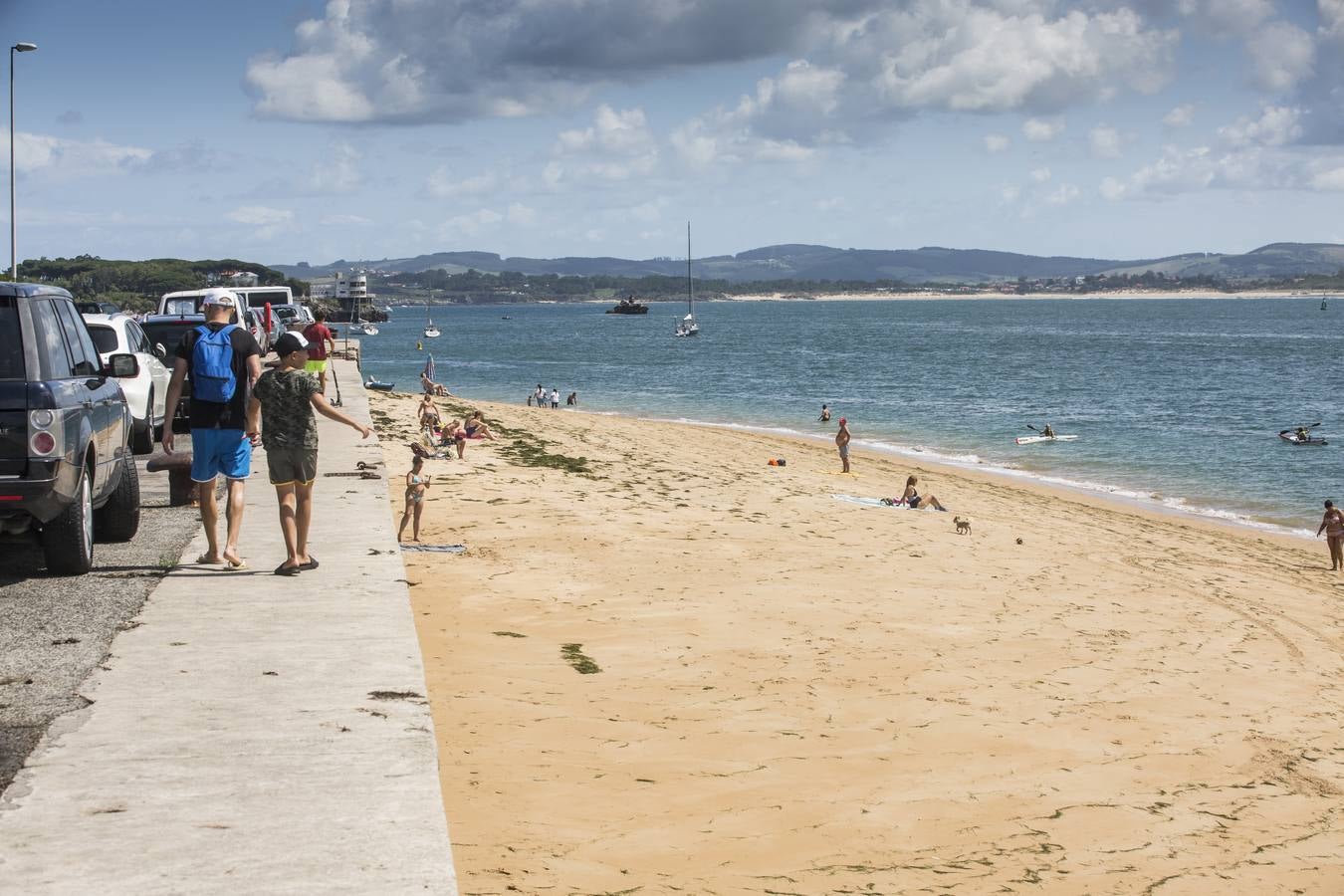 El arenal ubicado al final del promontorio de San Martín, que aparece y desaparece con las mareas, ha crecido a lo largo y a lo ancho