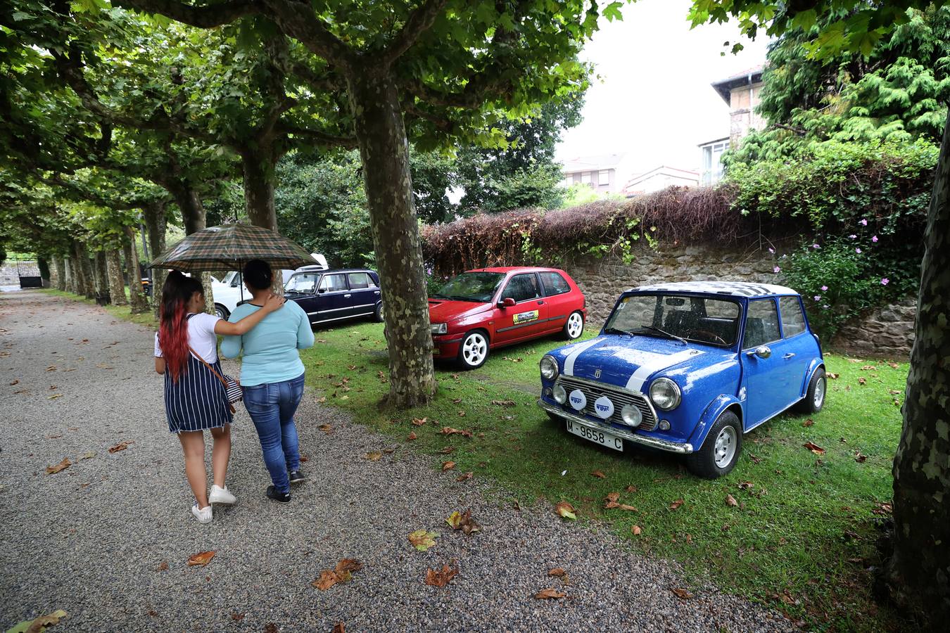 Más de un centenar de vehículos se congrega en la tercera concentración de estos coches que organiza el Club Villa de Cabezón