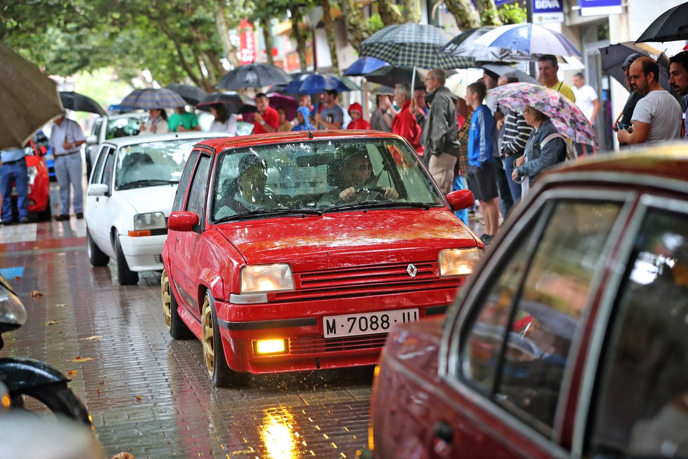 Más de un centenar de vehículos se congrega en la tercera concentración de estos coches que organiza el Club Villa de Cabezón