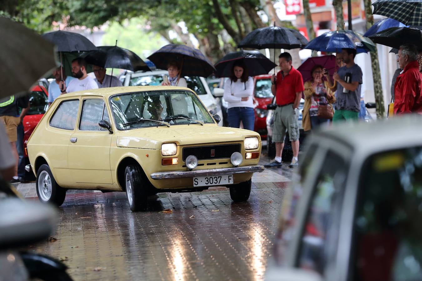 Más de un centenar de vehículos se congrega en la tercera concentración de estos coches que organiza el Club Villa de Cabezón