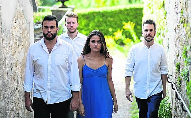 Los componentes de Cantoría, ensemble vocal dirigido por Jorge Losana. 