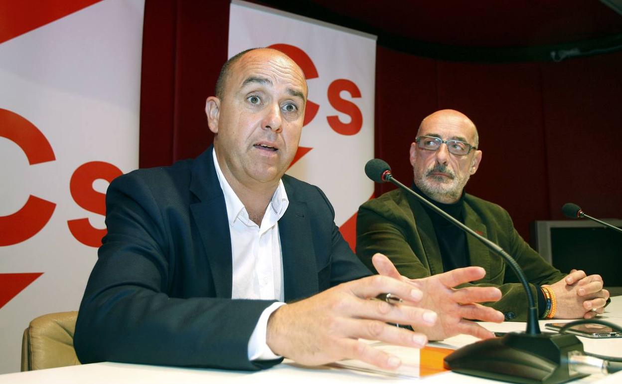 Ciudadanos alegará al reglamento municipal para no compartir secretario con Torrelavega Sí