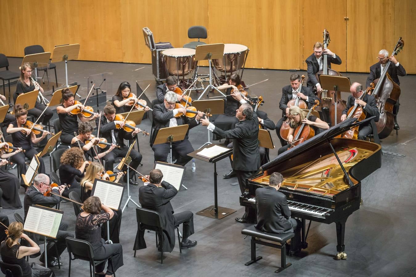 Fotos: Juanjo Mena en el FIS