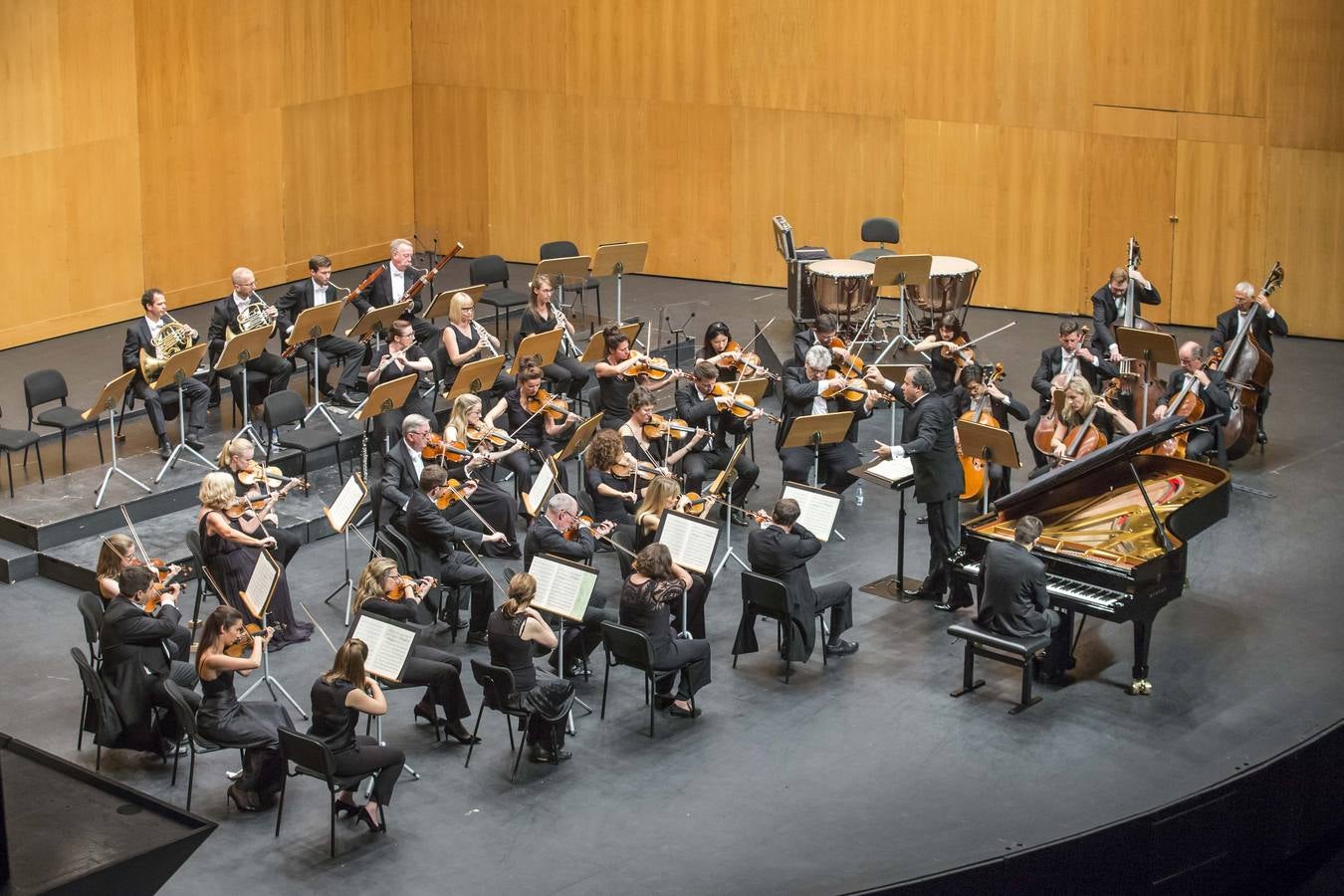 Fotos: Juanjo Mena en el FIS