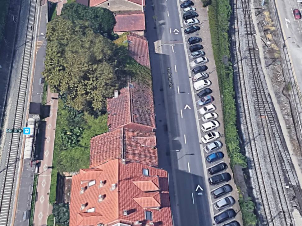 Vista aérea de la zona en la que supuestamente el hombre robaba el bolso a las mujeres, entre las estaciones de Feve y Renfe en Maliaño.