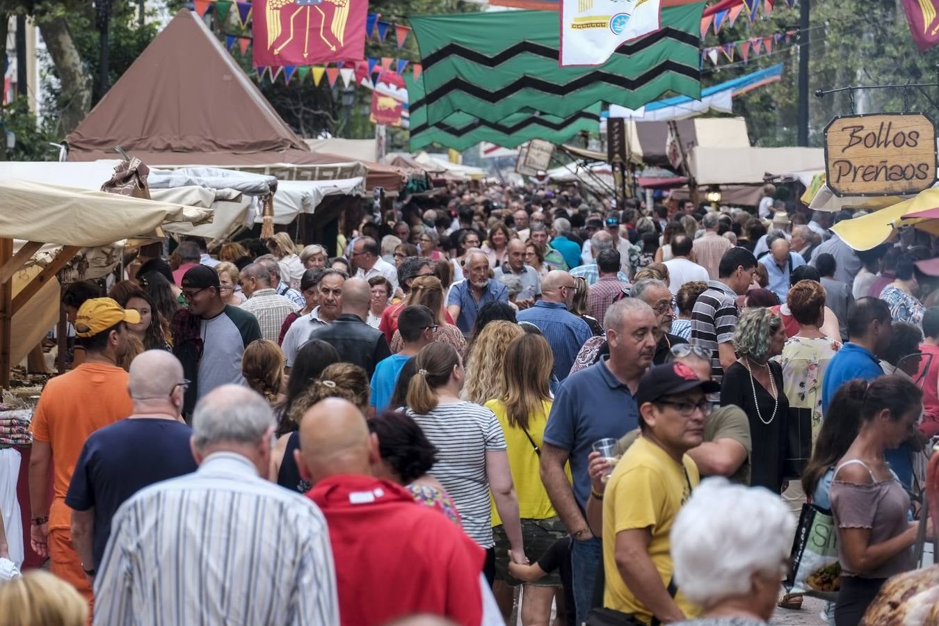 Fotos: El Mercado Medieval invade la Alameda de Oviedo