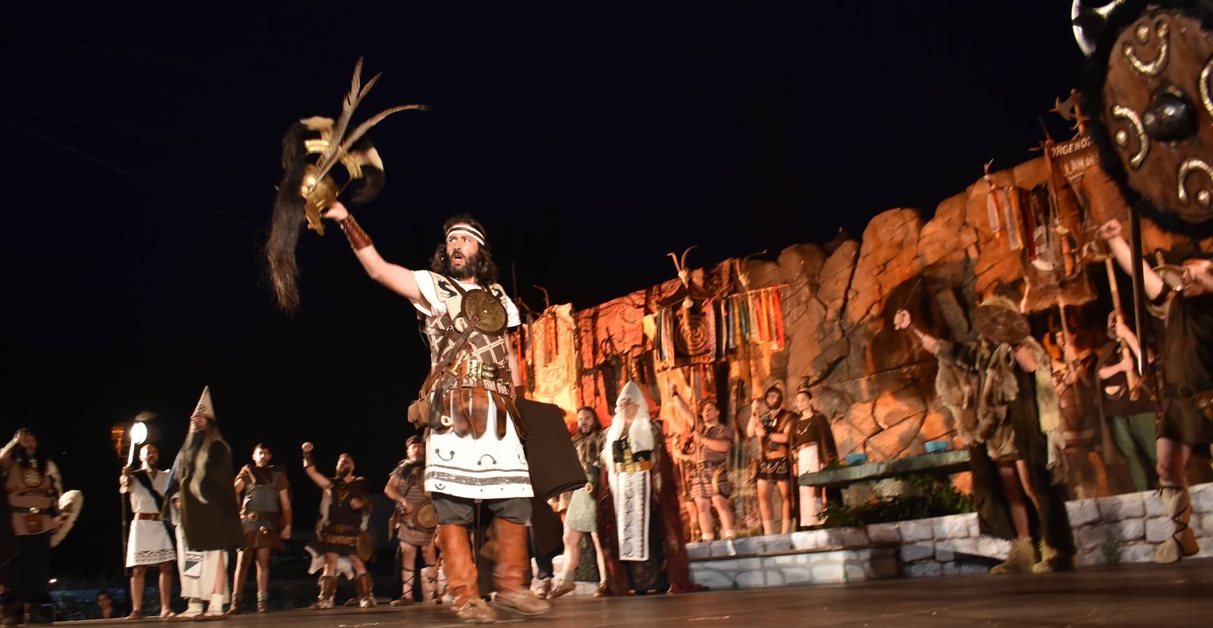 Los 13 jefes de clanes sellaron la declaración de guerra a Roma y, encomendándose a druidas y dioses, unificaron sus fuerzas bajo el mando de Corocotta