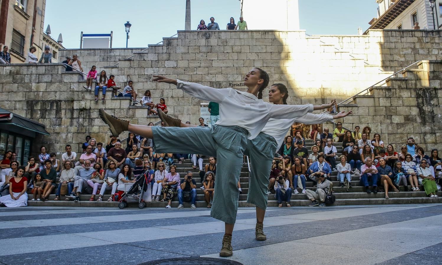 Fotos: La danza en las calles de Santander