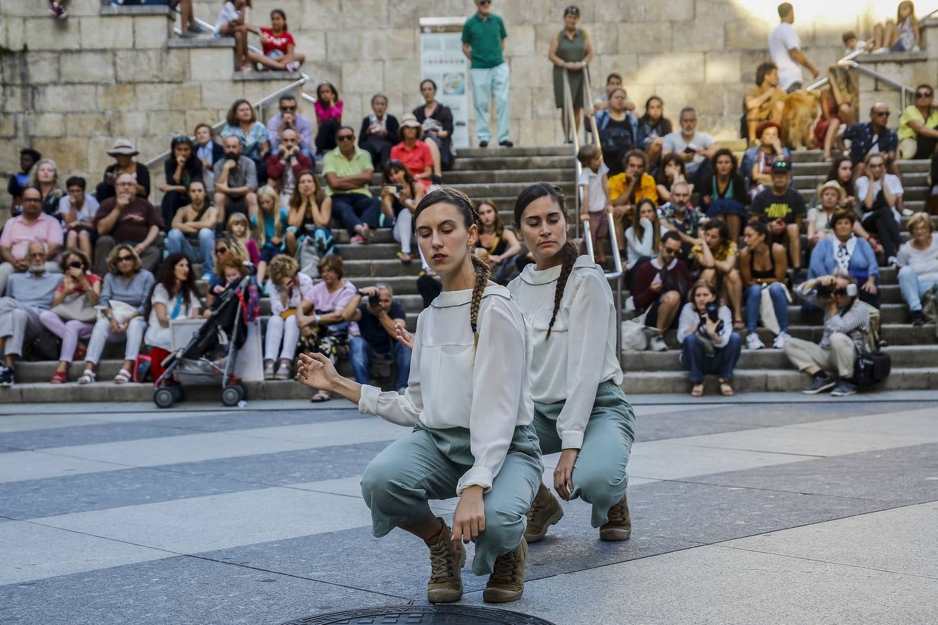 Fotos: La danza en las calles de Santander