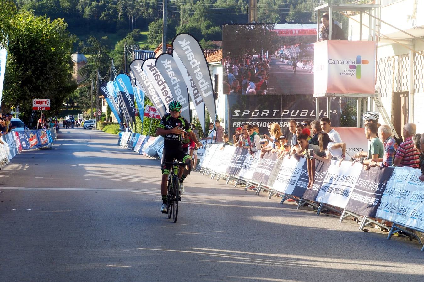 Fotos: Imáganes de la segunda etapa de la Vuelta a Cantabria