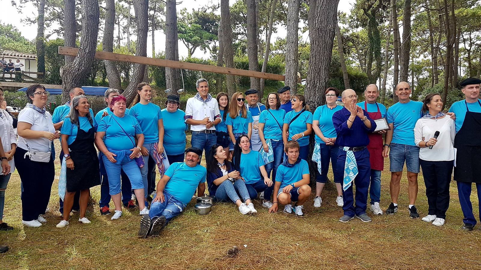 Fotos: Miles de barquereños disfrutan del sorropotún en la fiesta del Mozucu