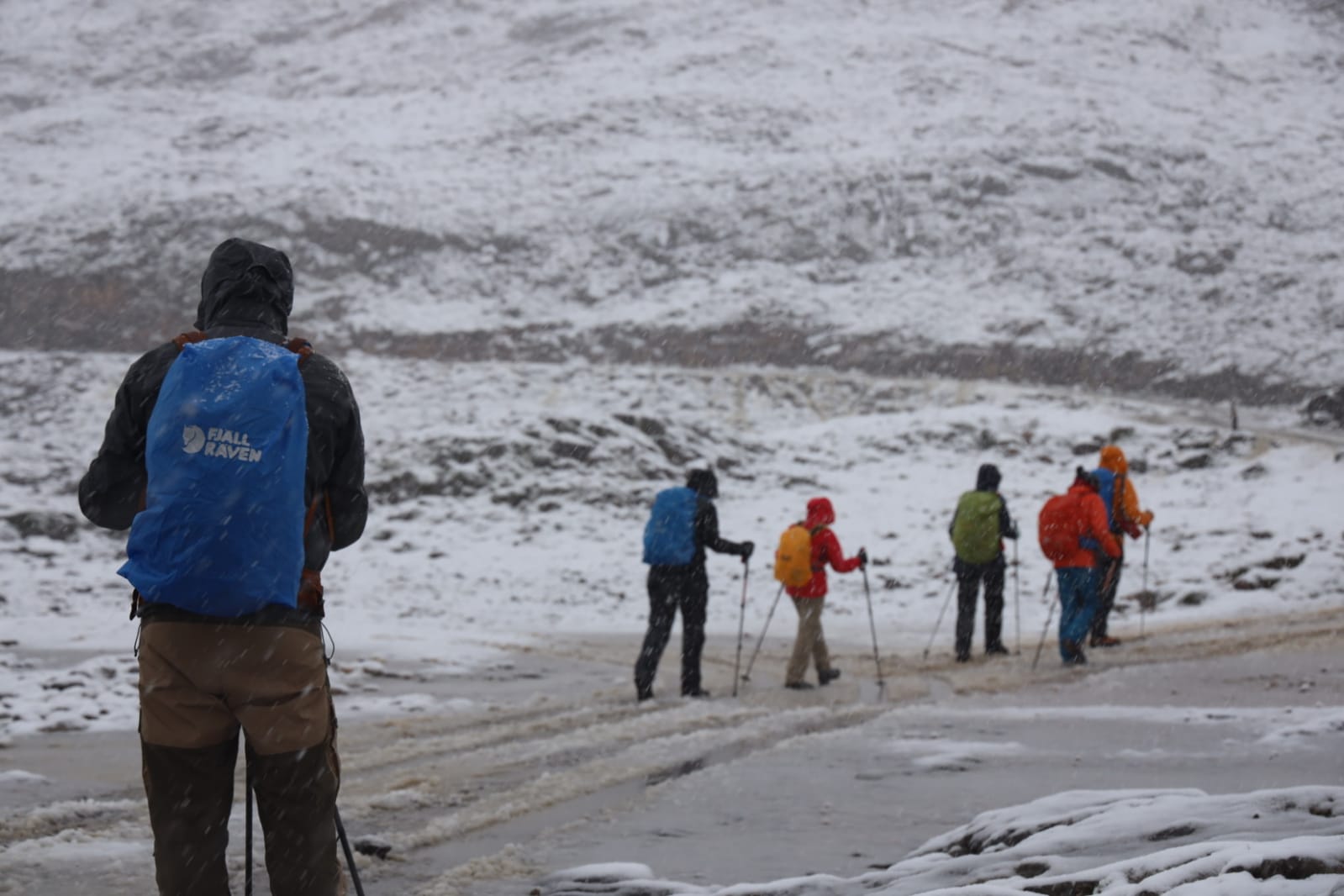 Fotos: El otoño irrumpe en Cantabria con precipitaciones tormentosas, fuertes vientos y nieve en los Picos