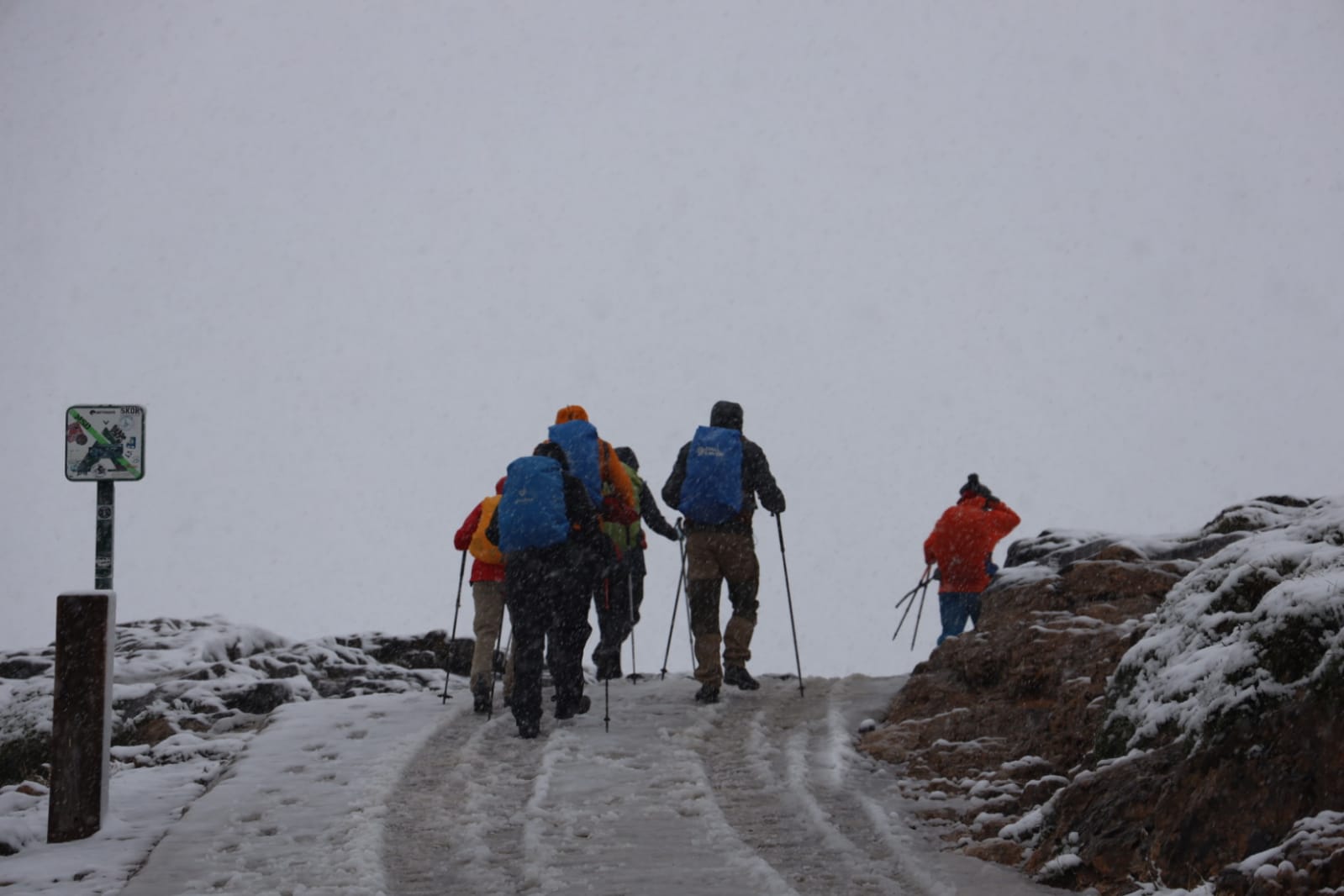Fotos: El otoño irrumpe en Cantabria con precipitaciones tormentosas, fuertes vientos y nieve en los Picos