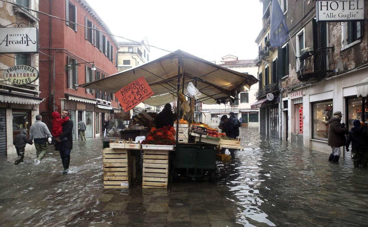 Las calles de Venecia, con más agua de la habitual a causa de las intensas lluvias caídas. 