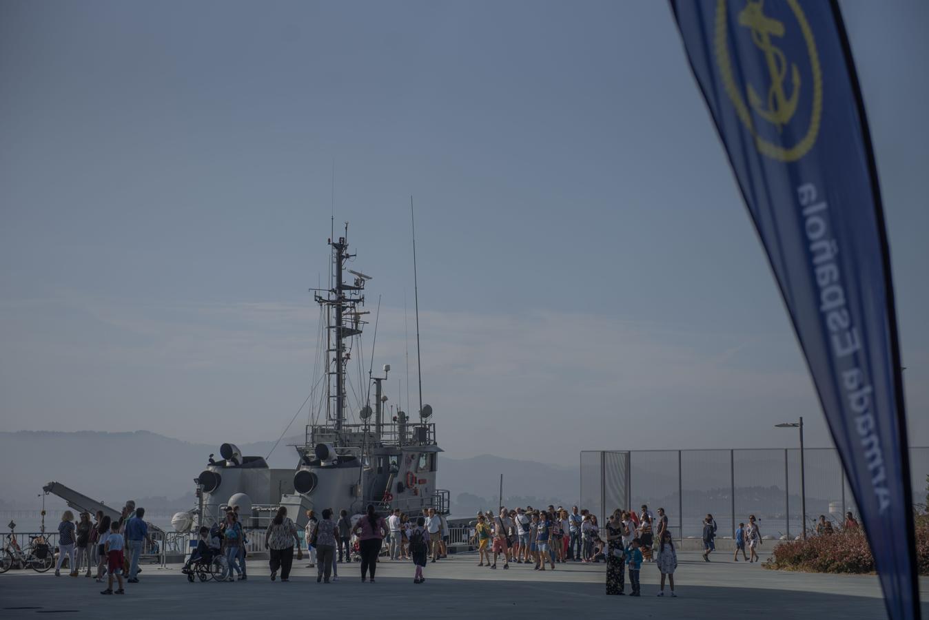 Dentro de los actos del III Festival del Mar, este homenaje ha tenido lugar en el mástil que aún se conserva de la instalación, ubicado ahora junto a la Escuela de Náutica