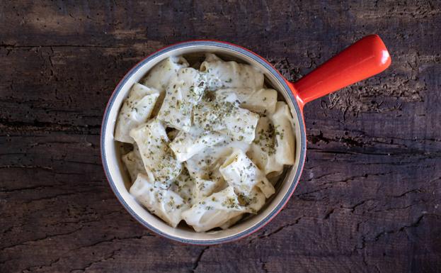 Pasta de bechamel de corteza de quesos.