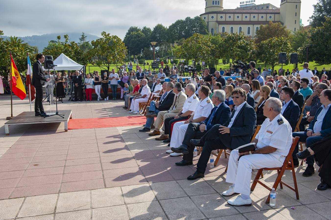 El esfuerzo de la Asociación Amigos del Real Astillero, meses atrás, por poner en valor la historia naval del municipio recogió este sábado sus frutos en el primer acto homenaje al Real Astillero de Guarnizo