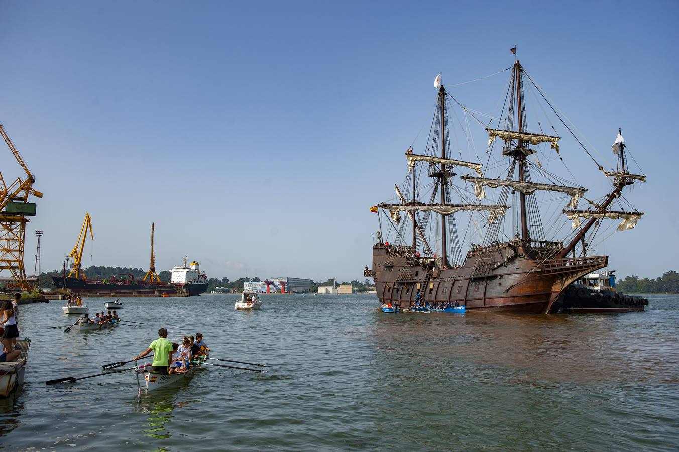 El esfuerzo de la Asociación Amigos del Real Astillero, meses atrás, por poner en valor la historia naval del municipio recogió este sábado sus frutos en el primer acto homenaje al Real Astillero de Guarnizo