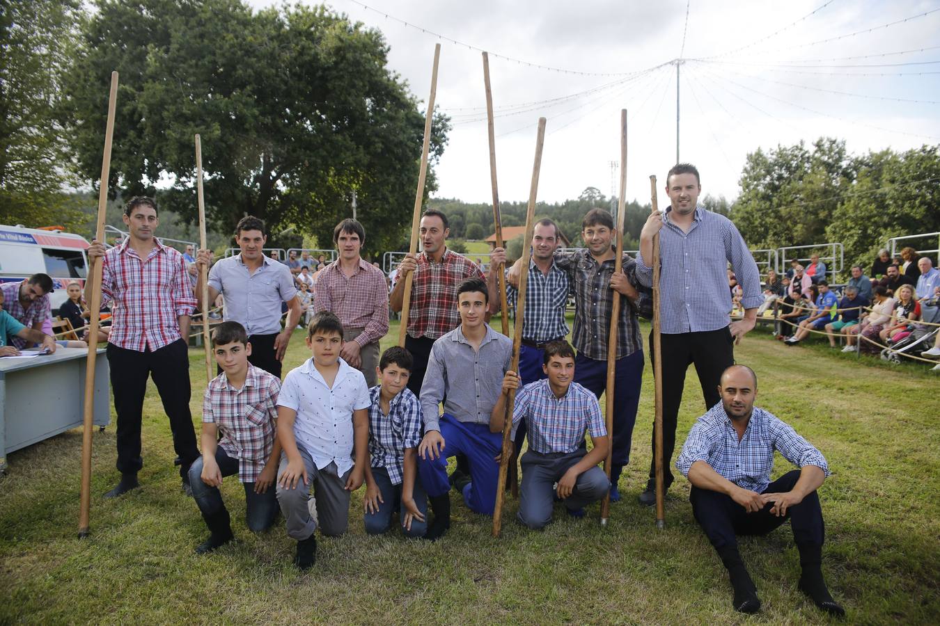 Imágenes del concurso de salto pasiego de Vioño, en la pradera de la Virgen de Valencia