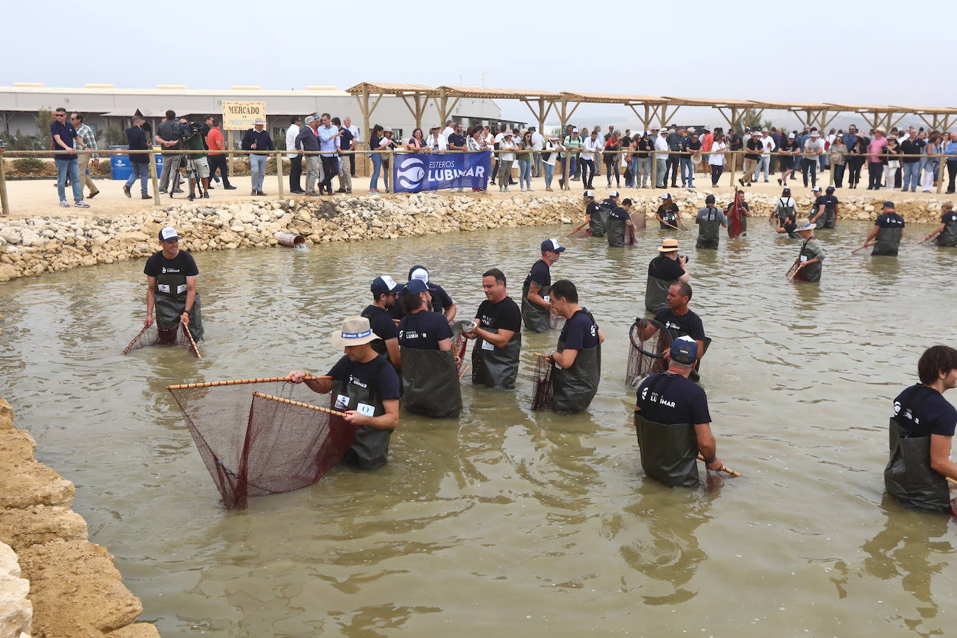 Despesques 2019 ha reunido en los esteros de Lubimar, en Barbate, a más de ochenta cocineros de primer nivel, tanto de España como del extranjero