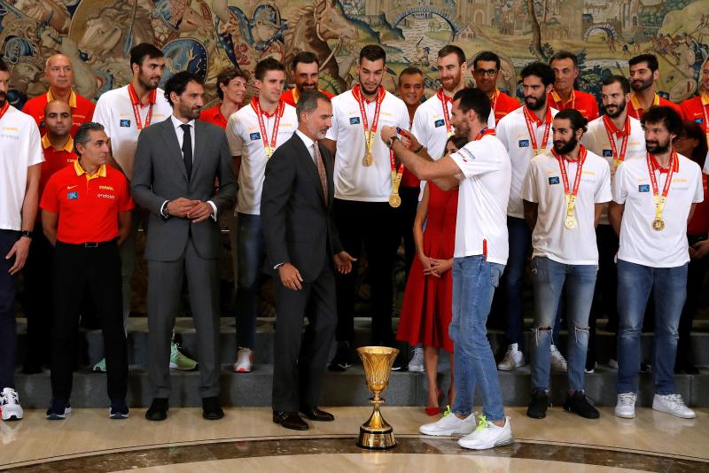 La selección española de baloncesto aterrizó a las 17:45 en Madrid, tras conquistar en Pekín el segundo mundial de su historia.