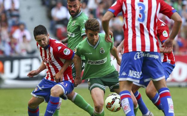 En 2015 fue una de las últimas ocasiones en las que el Racing se midió el Sporting en Segunda.