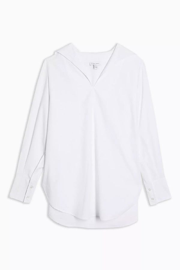 Camisa de popelín con cuello de marinero, de Topshop (89 euros). 