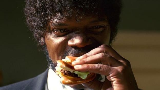 Entre los asesinos a sueldo de 'Pulp fiction', Samuel L.Jackson destacaba a la hamburguesa como «la base de cualquier desayuno nutritivo». 