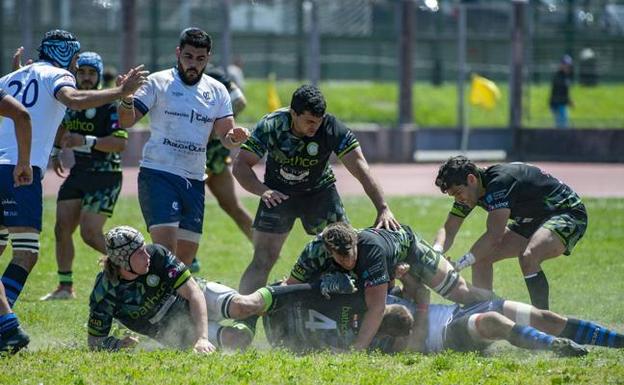 El Bathco Rugby durante un partido de la fase de ascenso de la temporada pasada. 