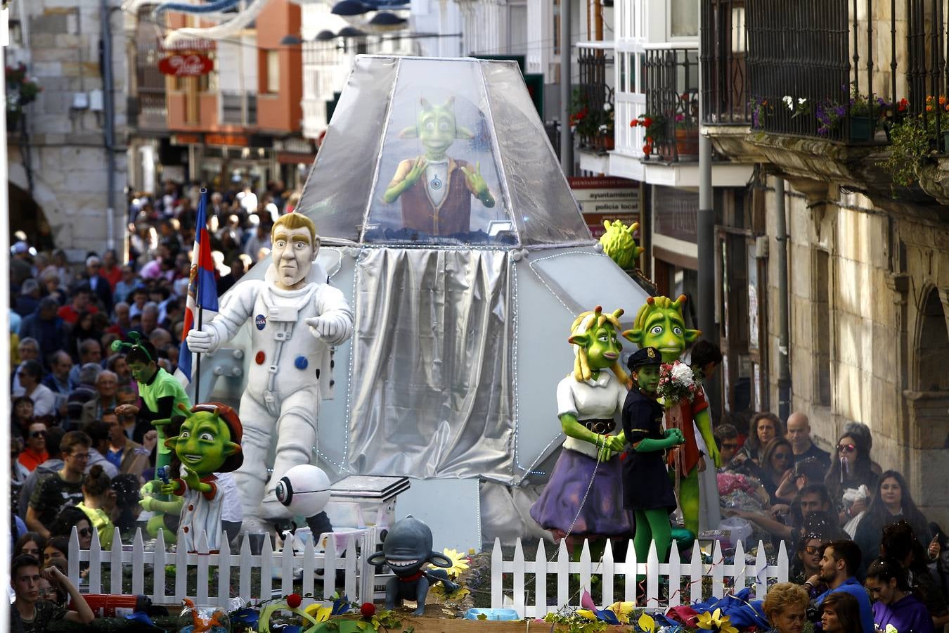 Fotos: Desfile de carrozas en Reinosa