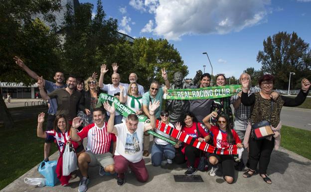 La afición del Racing ya está en Gijón