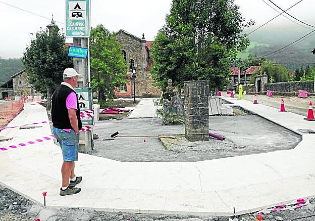 Las obras se están llevando a cabo en el centro del pueblo. 