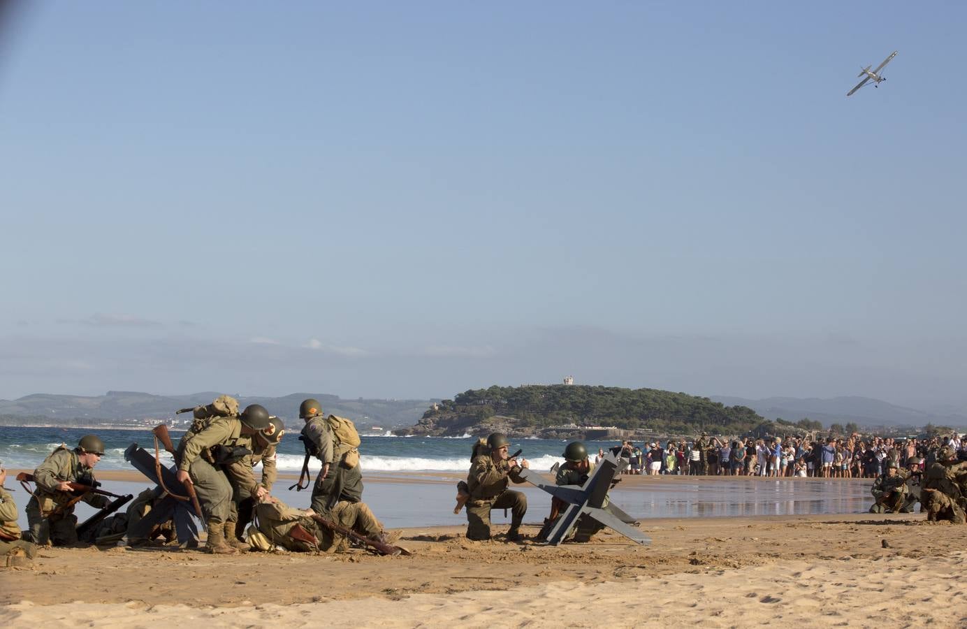 Fotos: Así ha sido el desembarco sin barcos en El Sardinero