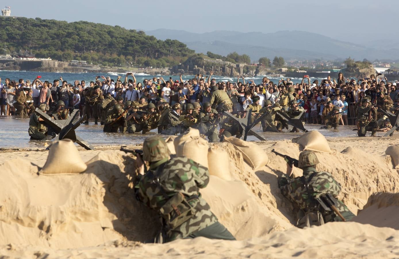 Fotos: Así ha sido el desembarco sin barcos en El Sardinero