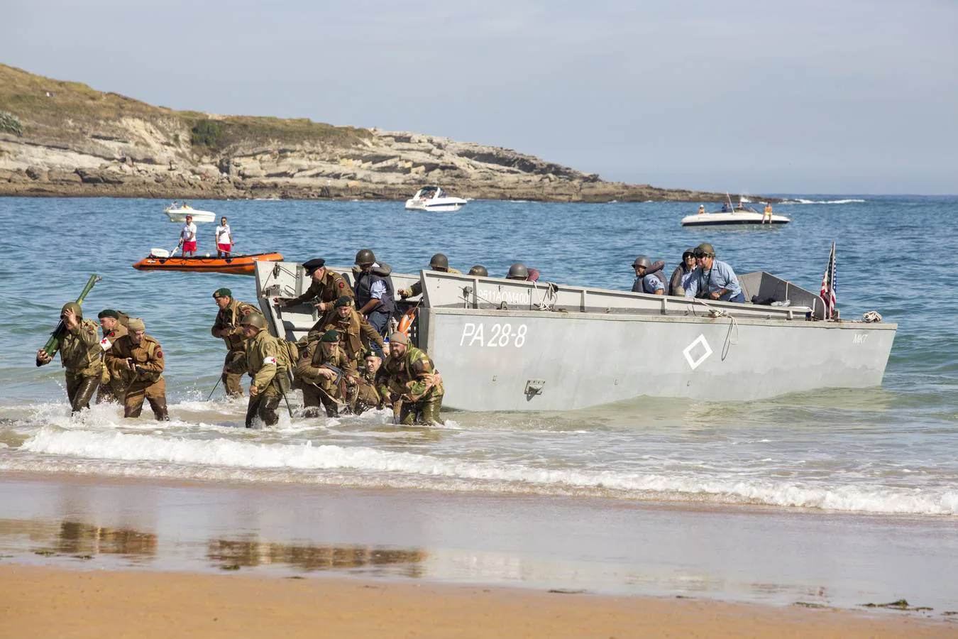 Fotos: El Desemabarco de Normadía en Santander por tierra, mar y aire