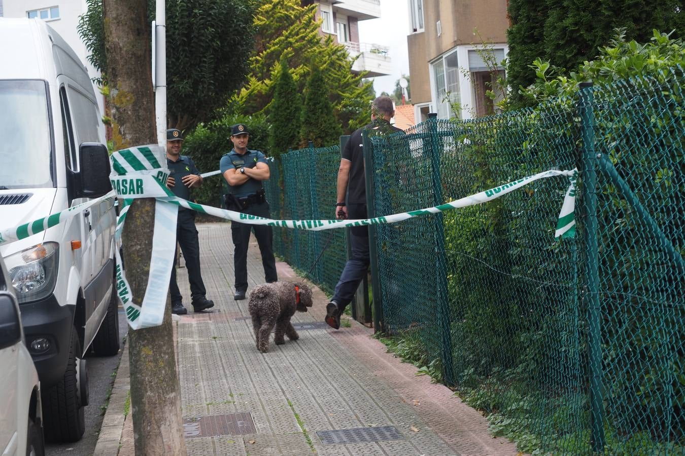 Este martes continúa la inspección del piso de la calle Pedro Basabe, de Castro Urdiales, donde vivía Carmen Merino, la detenida por el presunto homicidio de su pareja, Jesús María Baranda, cuya cabeza apareció dentro de una caja.