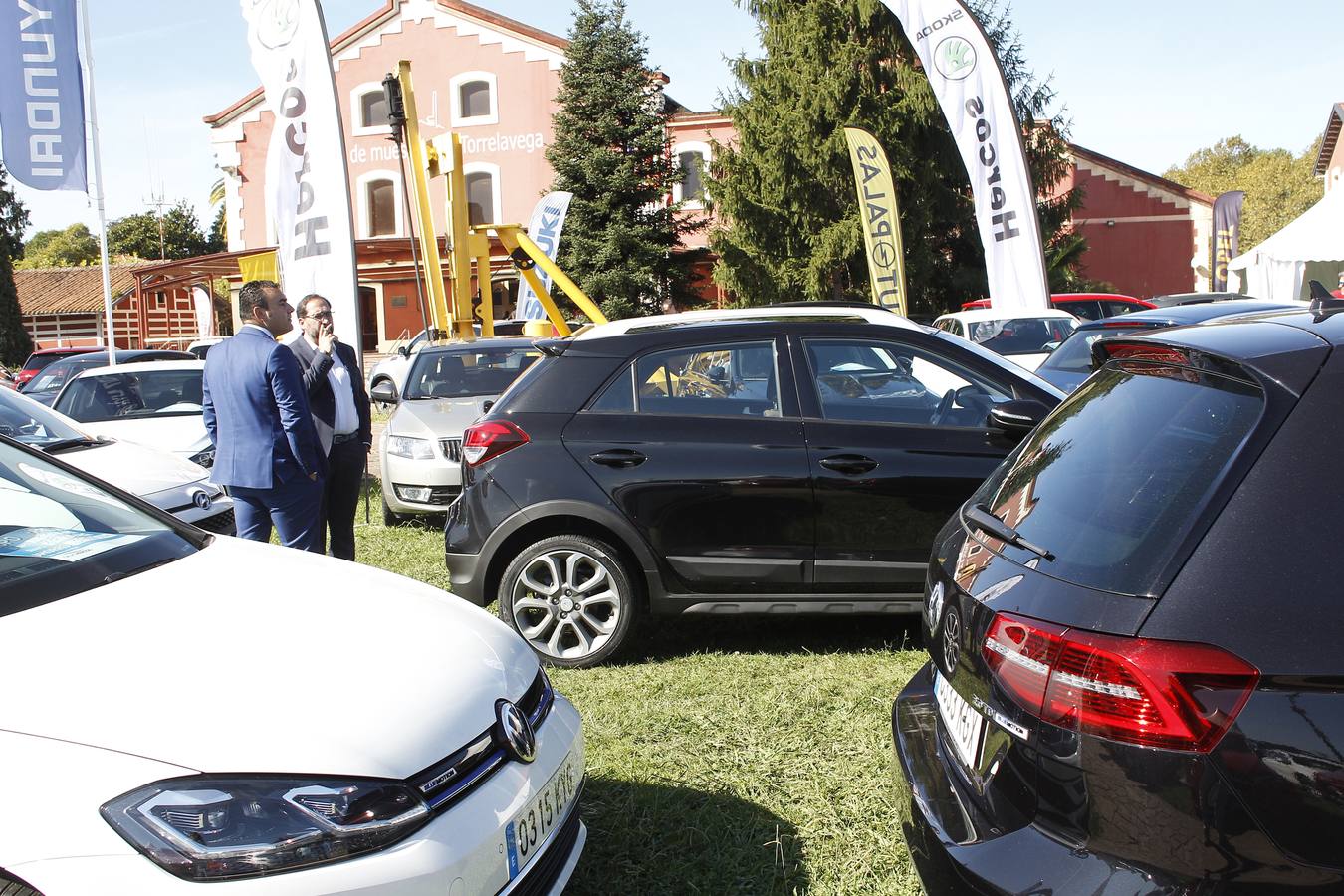 Fotos: Feria de vehículos de ocasión en La Lechera de Torrelavega
