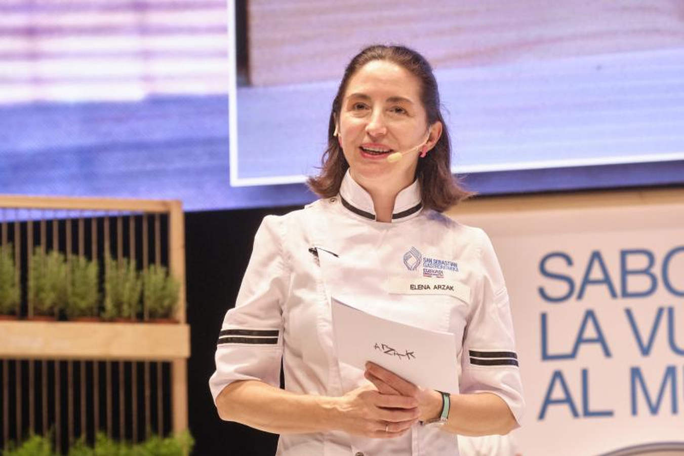 La chef catalana Carme Ruscalleda ha recibido un merecido homenaje durante la inauguración del congreso San Sebastian Gastronomika