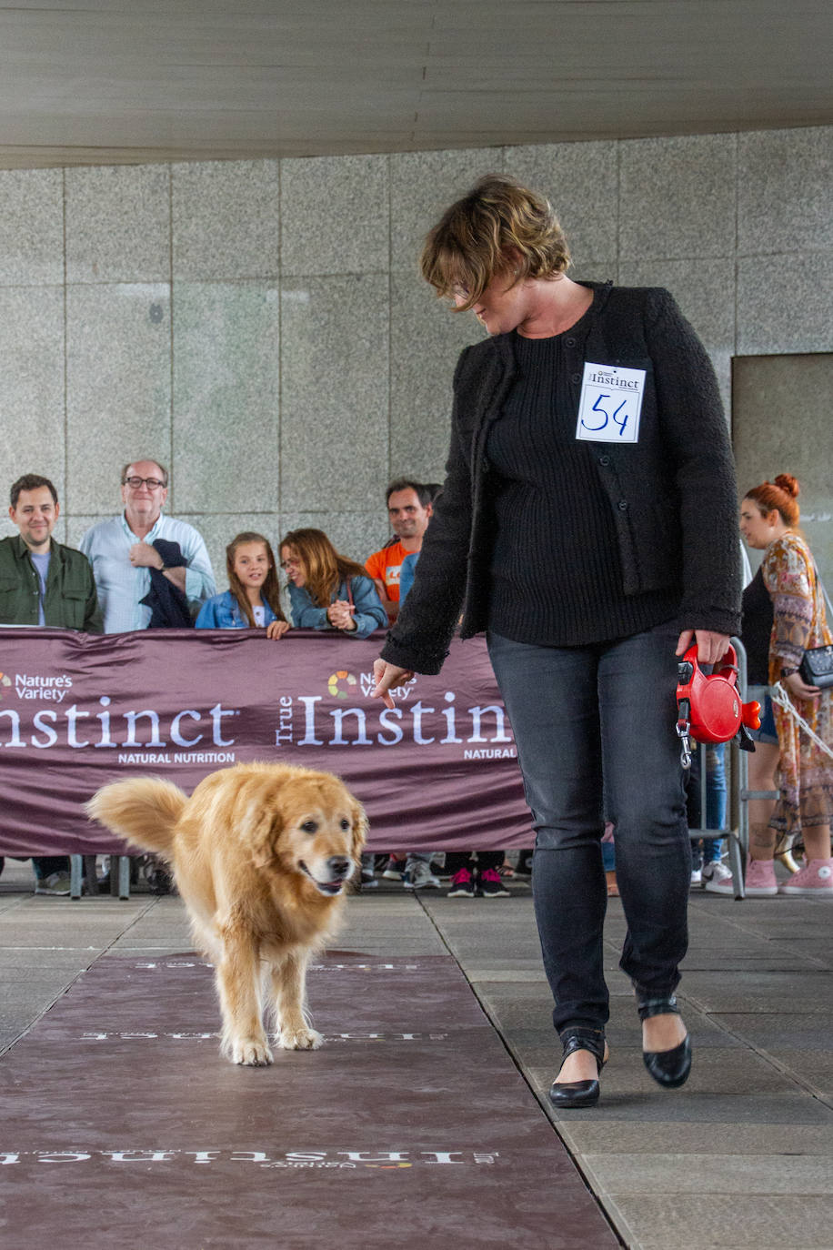 El centro comercial celebró la décima edición de este evento que premió a los perros más bonitos, simpáticos y educados