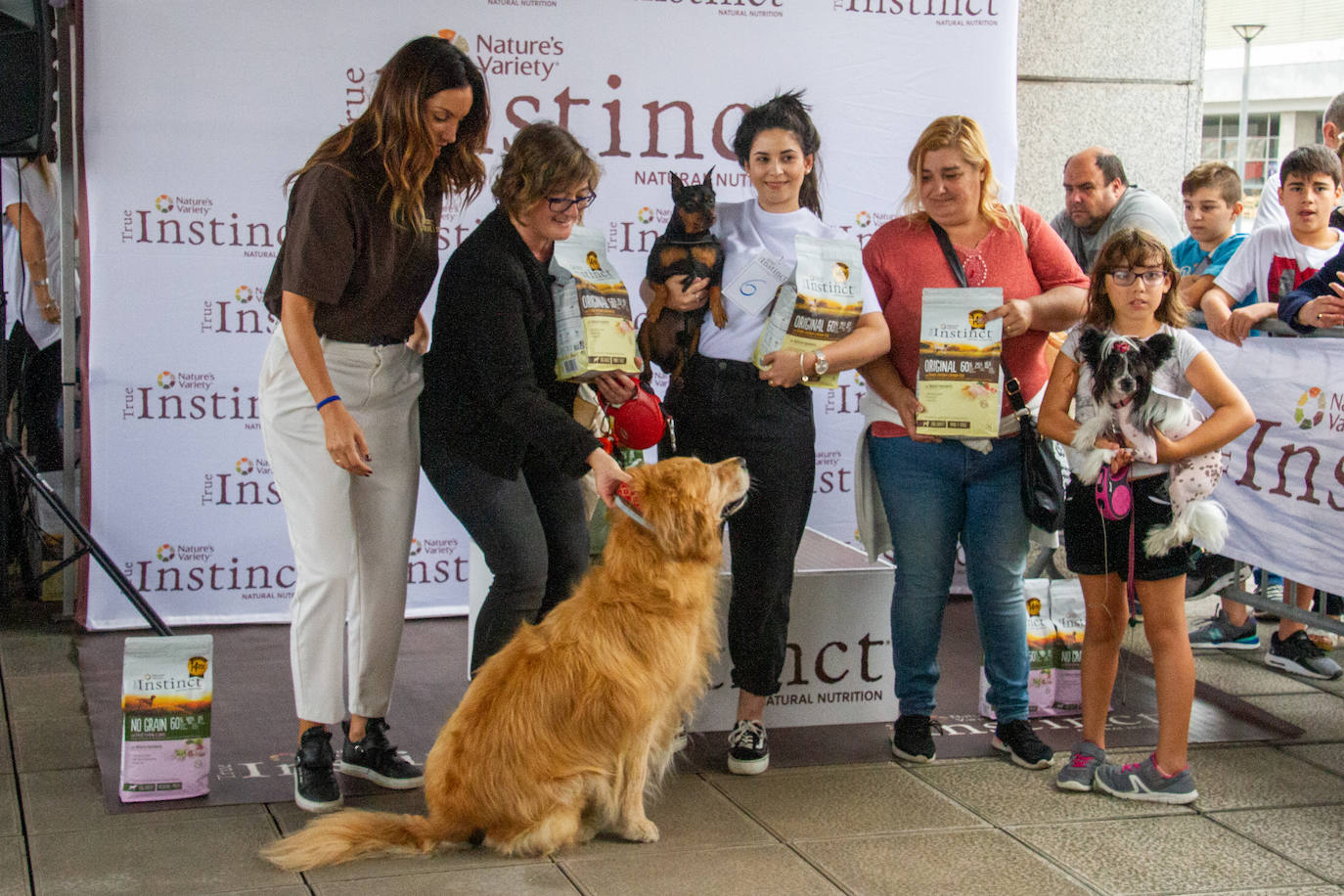 Ganadores del sorteo de la firma patrocinadora del desfile, True Instinct.