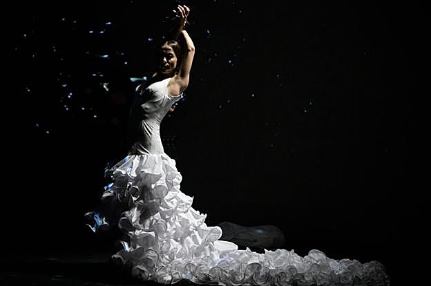 Olga Pericet desplegará de nuevo su maestría con la bata de cola en 'Un cuerpo infinito', su último trabajo.