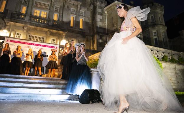 Galería. Imágenes del desfile que la diseñadora celebró en el Palacio de La Magdalena.