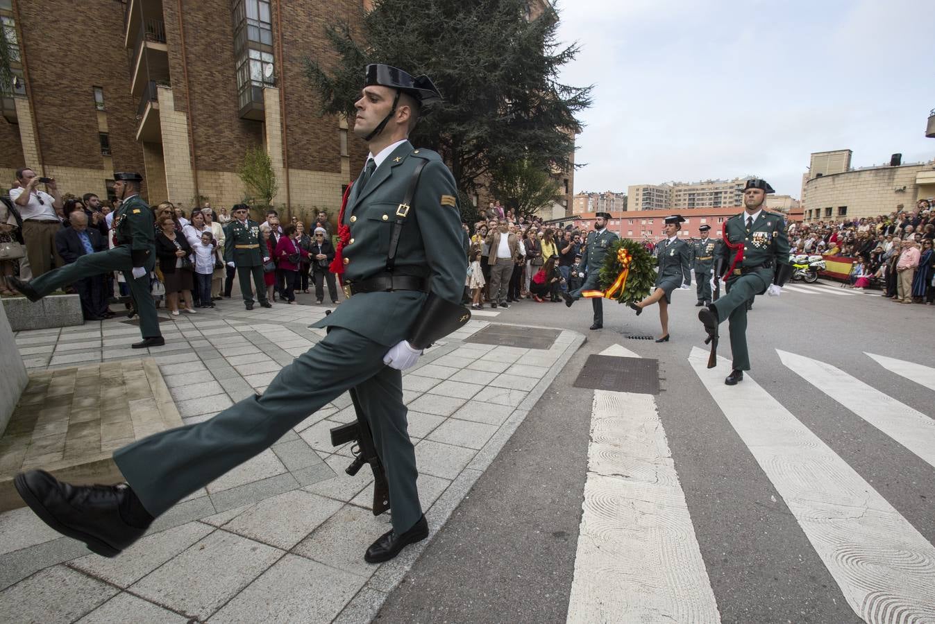Fotos: Imágenes del acto de celebración del Día de la Guardia Civil en el cuartel de Campogiro