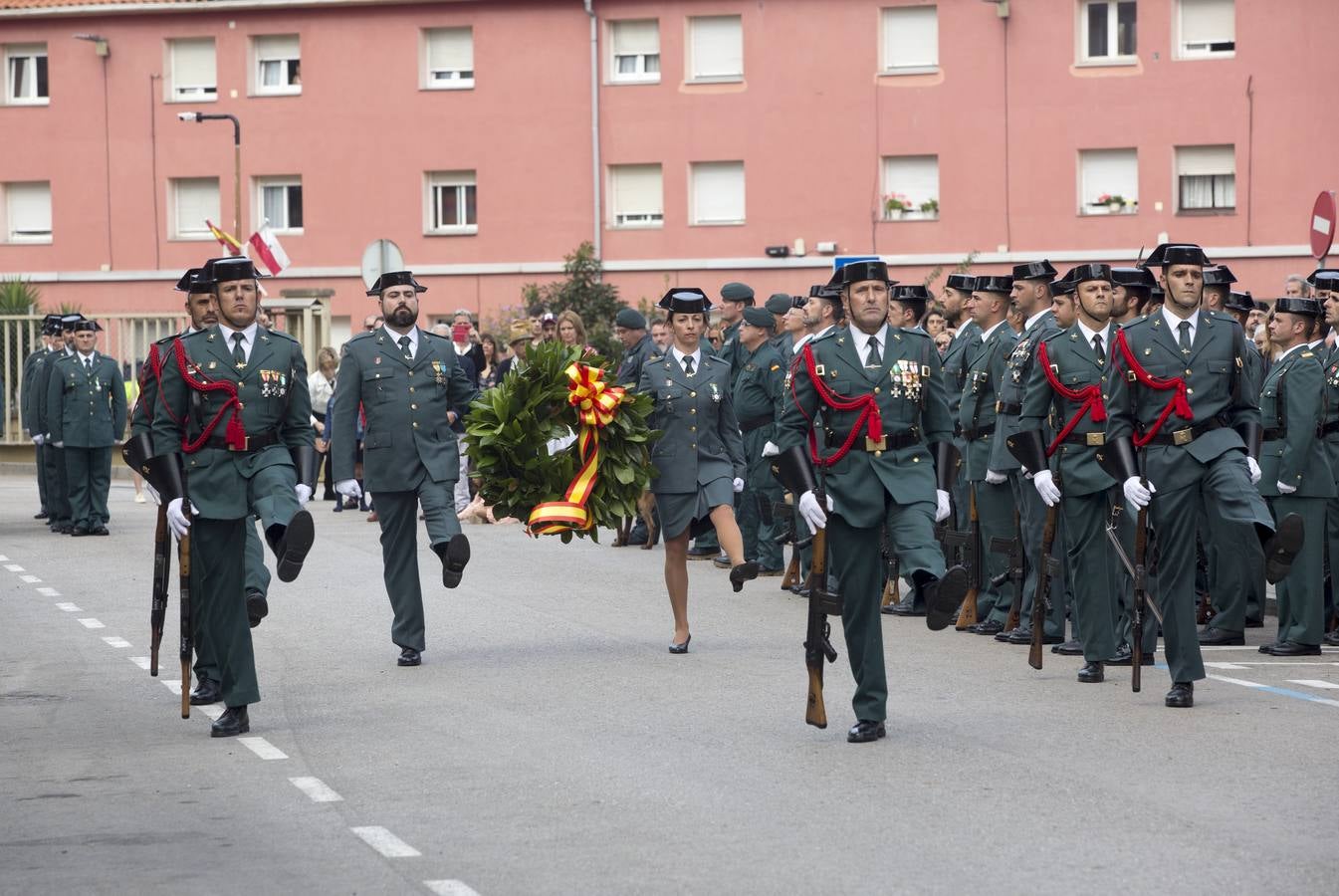 Fotos: Imágenes del acto de celebración del Día de la Guardia Civil en el cuartel de Campogiro