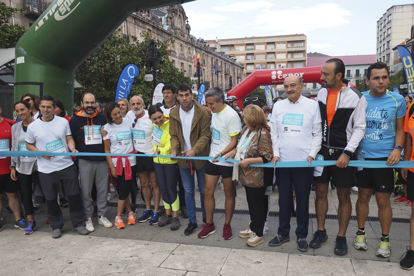 Fotos: La 32ª Marcha Amat reúne en Torrelavega a cientos de personas