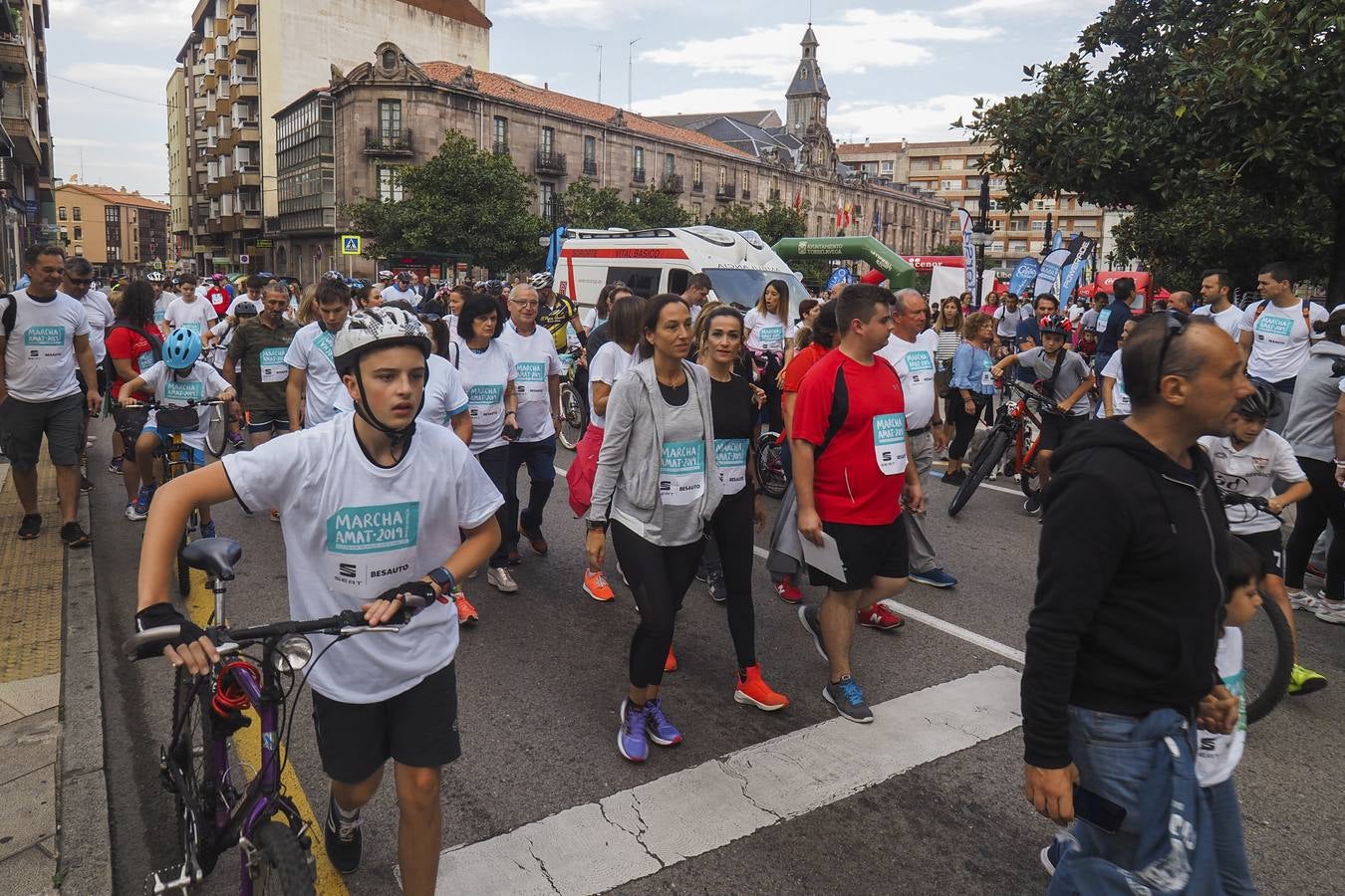 Fotos: La 32ª Marcha Amat reúne en Torrelavega a cientos de personas